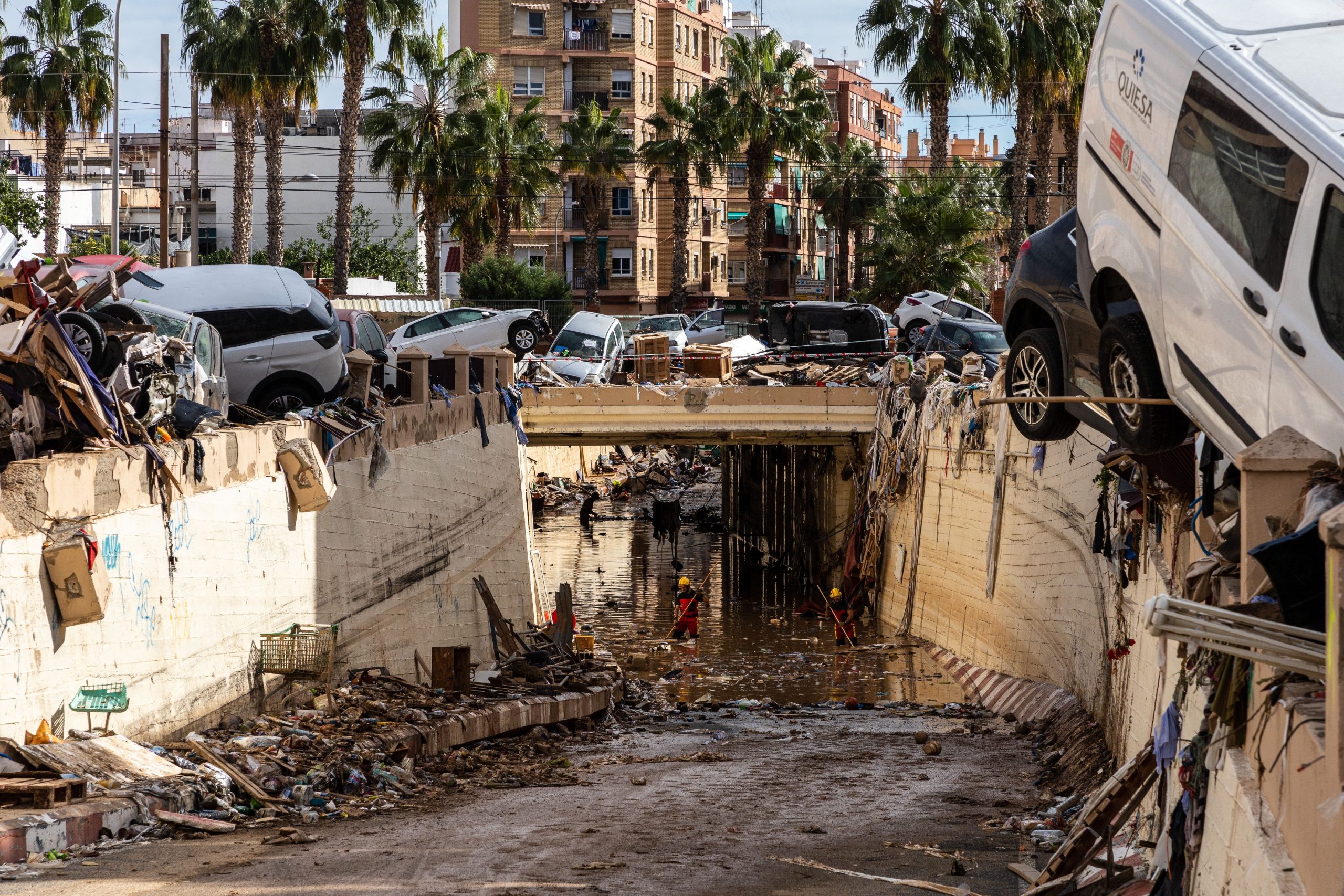 スペインの洪水：死者数は205に上昇します。犠牲者の間の元バレンシアフットボール選手