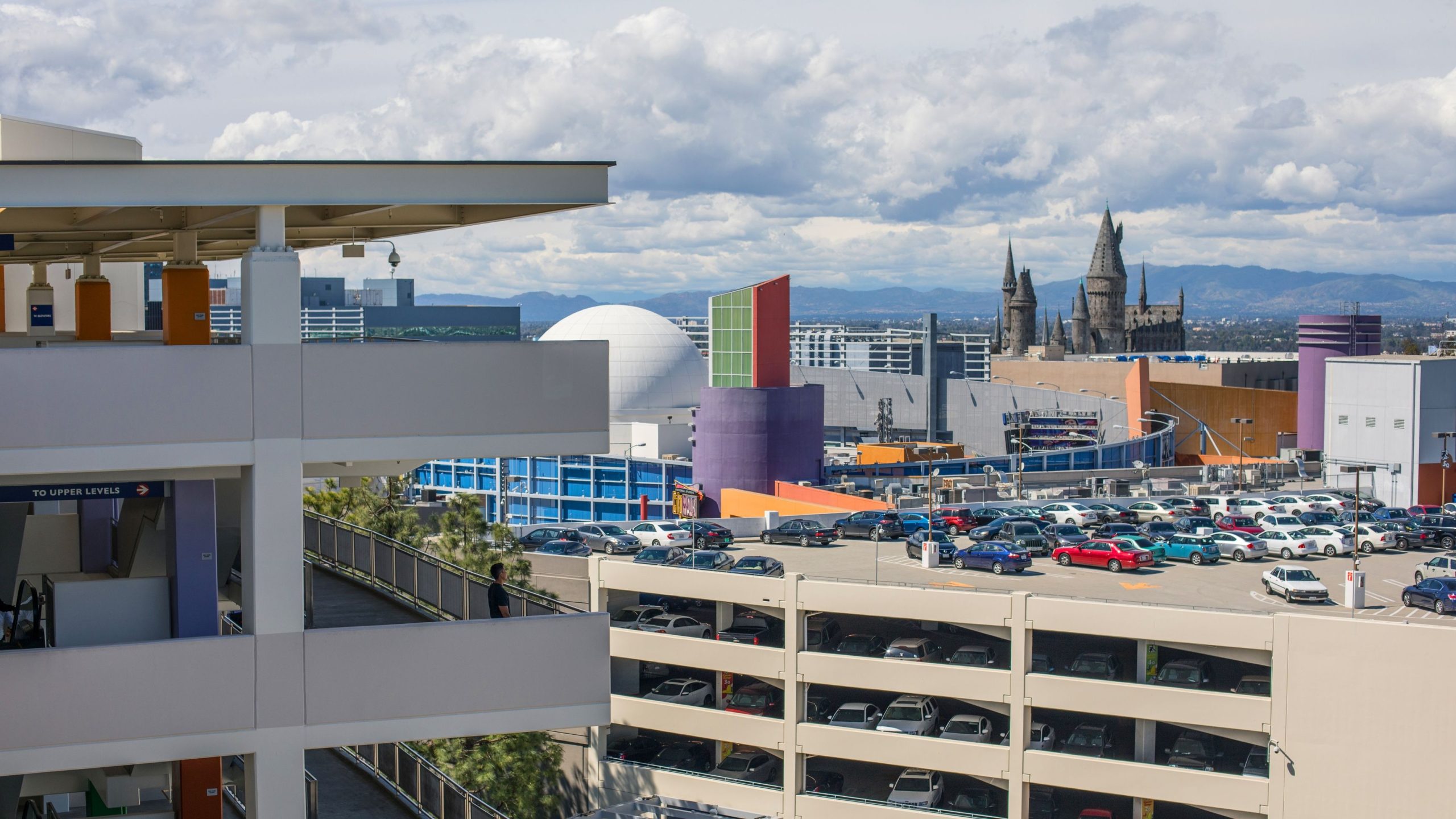 あなたはいつも世界最大の駐車場にスポットを見つけるでしょう