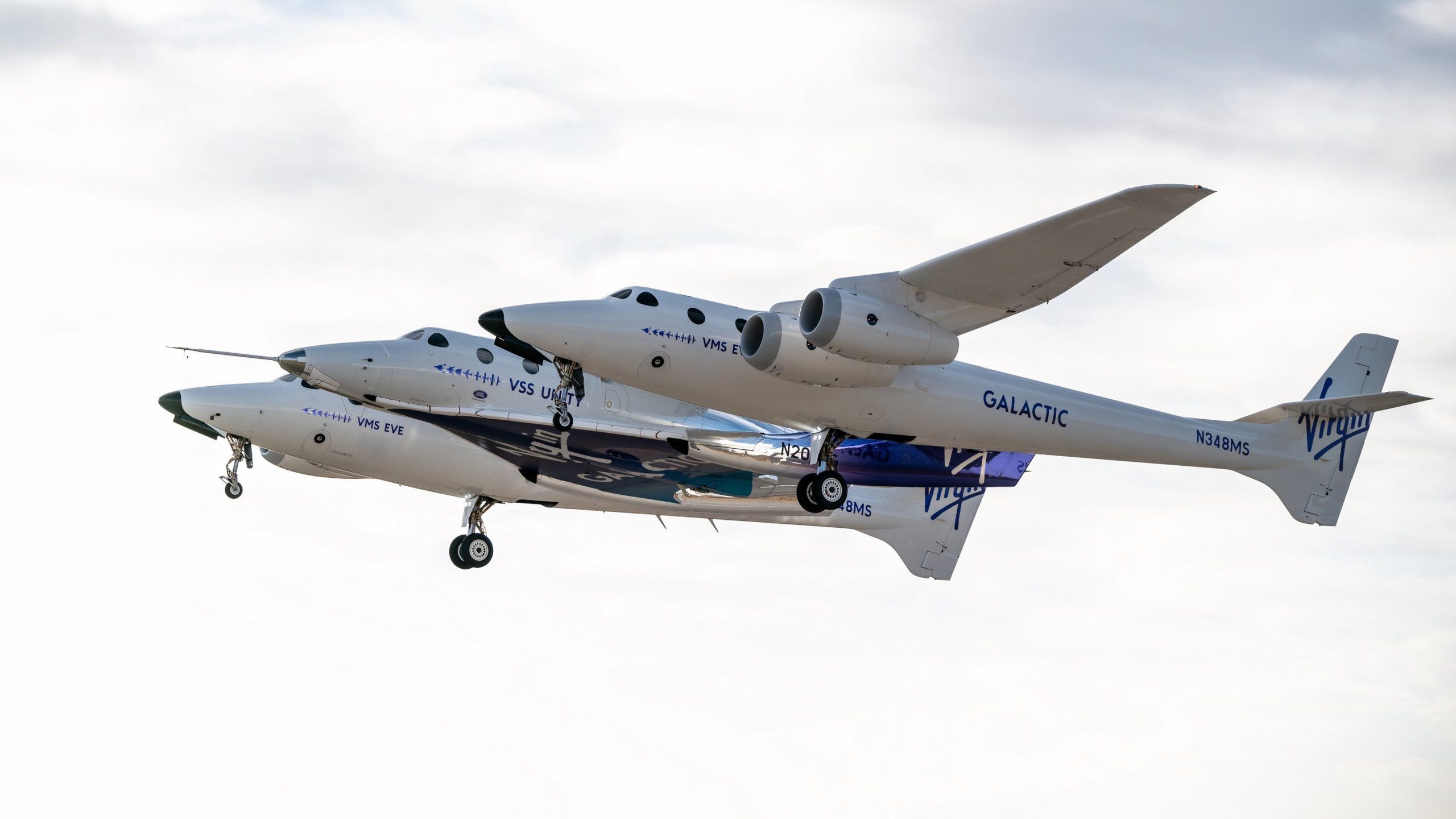 スペースウェア：バージンギャラクティックは、宇宙飛行士と宇宙観光客のためにイタリアのファッションをピックします