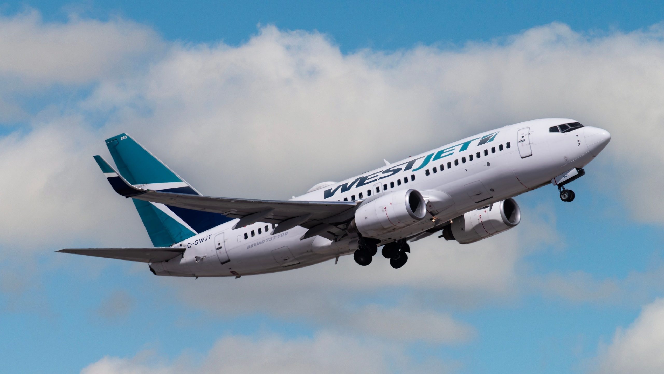 Westjetは、世界で最も忙しい空港への4番目のボーイング737ルートを開始します
