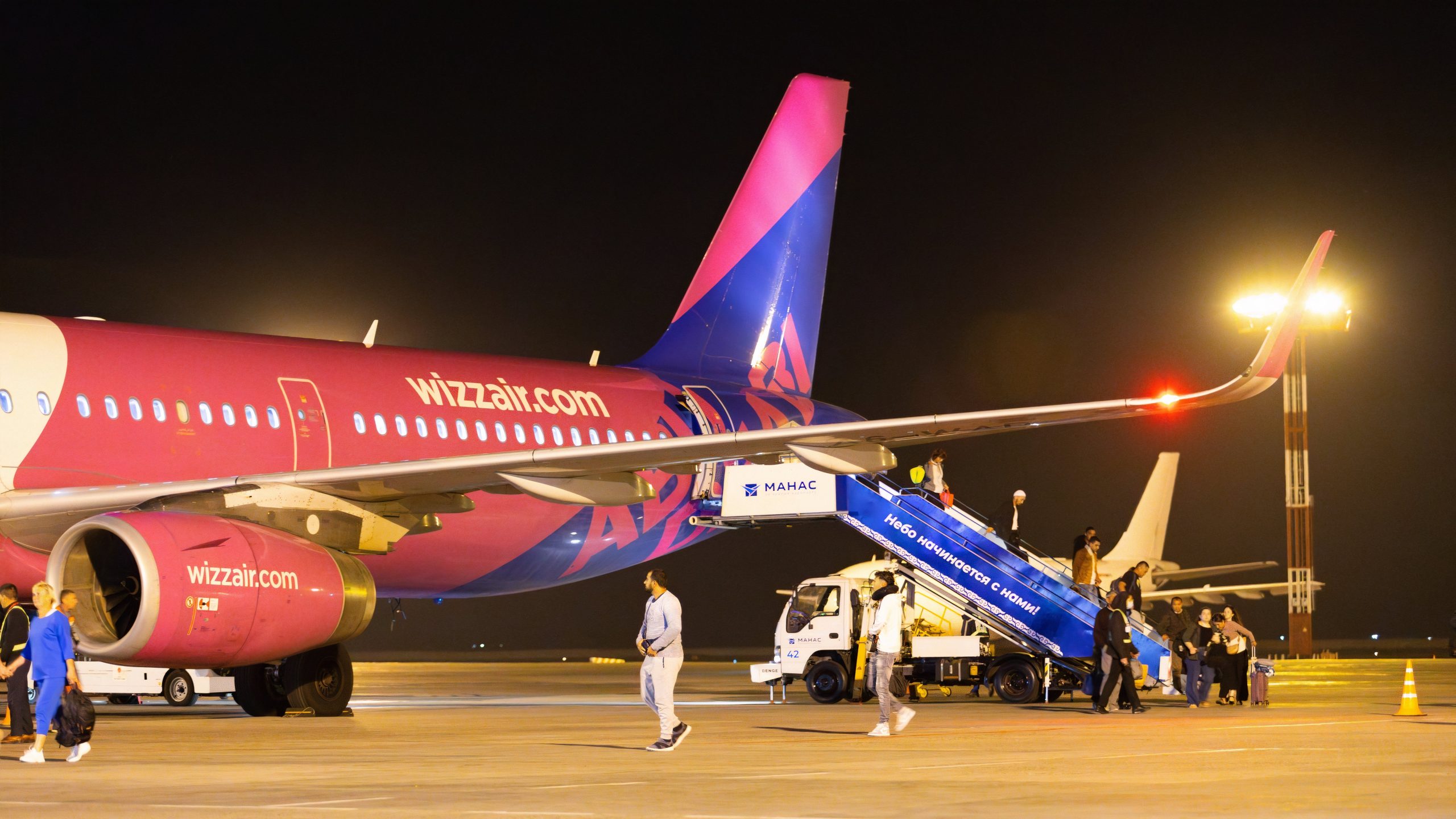 赤目の飛行とは何ですか？一晩飛行する長所と短所