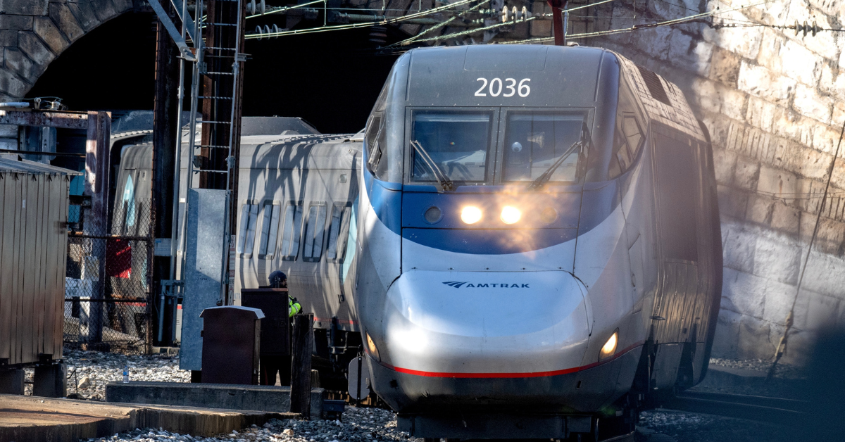 フロリダとニューヨークの間のアムトラックルートは、乗客のために1時間の遅延から15時間の悪夢になりました