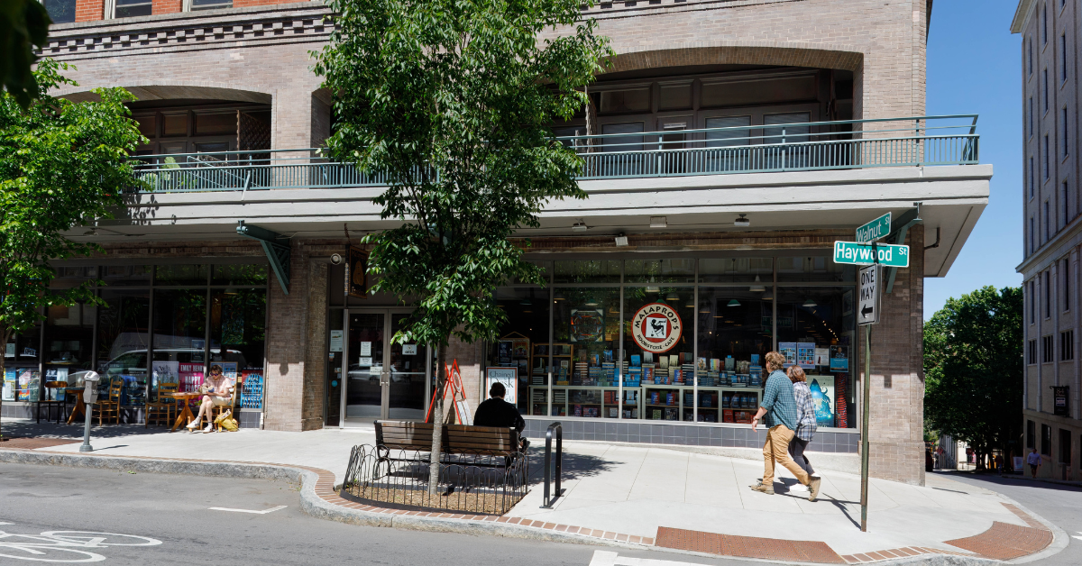 アッシュビルは観光客について意図を明確にしましたが、ノースカロライナ州西部の他の地域はそうではないと言っています