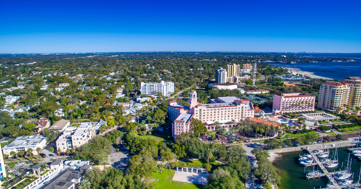 フロリダのホットスポットは、ヘレンに続いて認識できないように見えるにもかかわらず、ハリケーンミルトンの準備をしています
