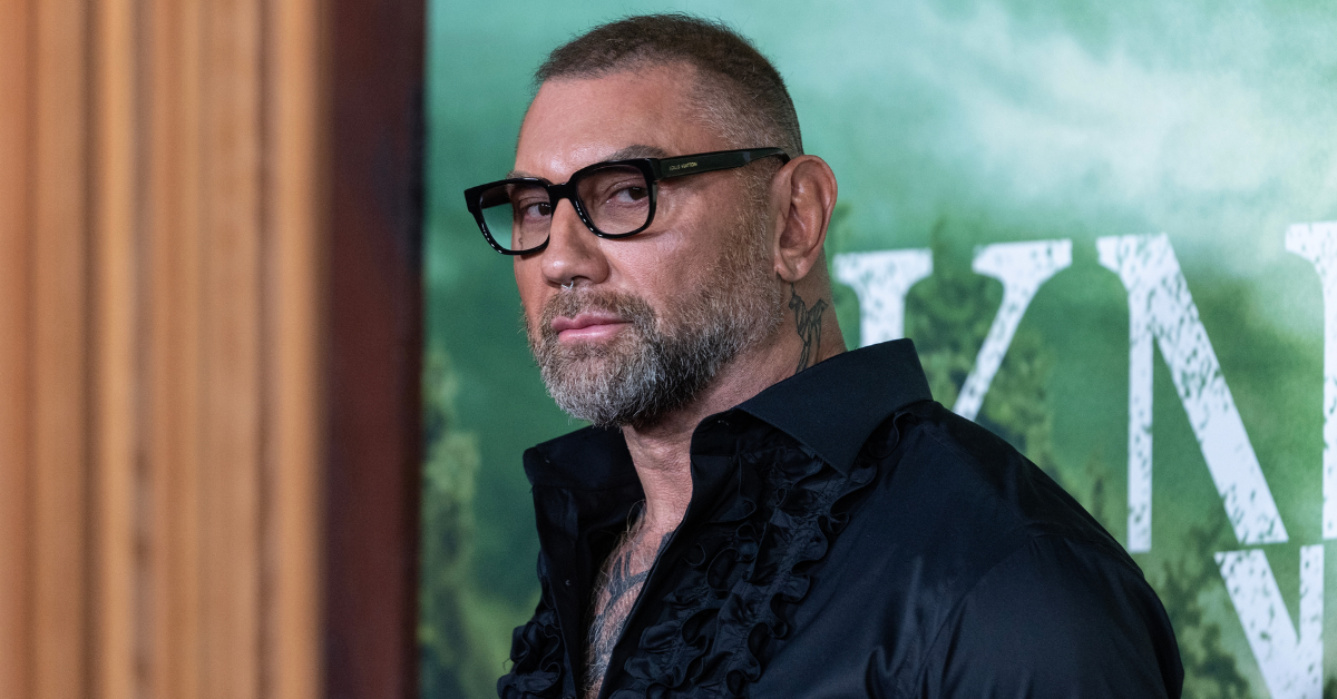 彼の家を差し押さえた後、デイブ・バウティスタはフロリダ州タンパで彼の手段の下に住んでいる真の幸福を見つけました