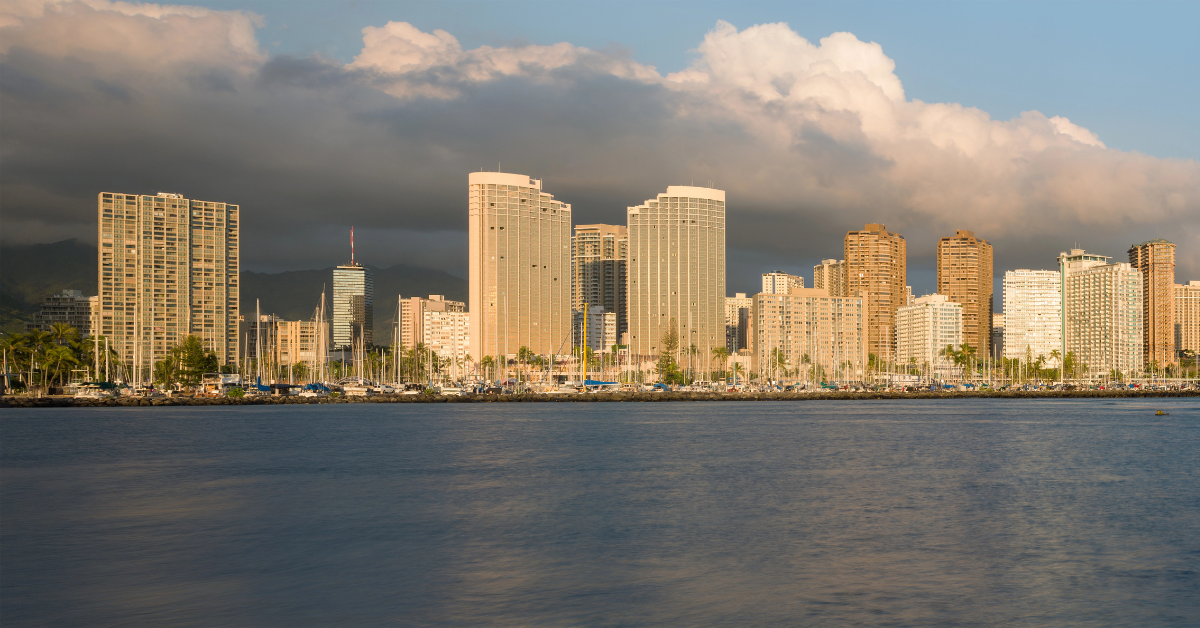 ハワイで成長する鉄砲水の懸念：州全体で継続する大雨