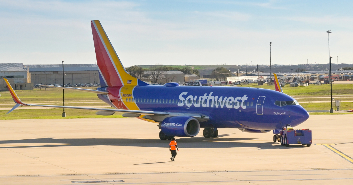 南西部の乗客は当初、弾丸は「機械的な問題」であると言われました。これが補償として提供されたものです