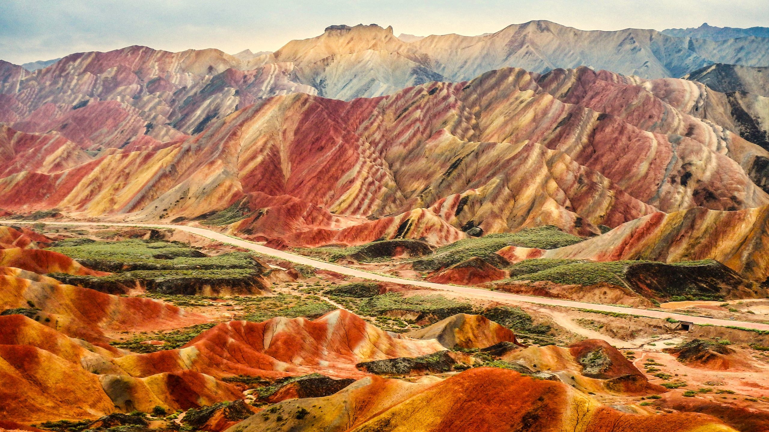 考古学者によって古代シルクロードで見つかった2つの1、300年前の都市