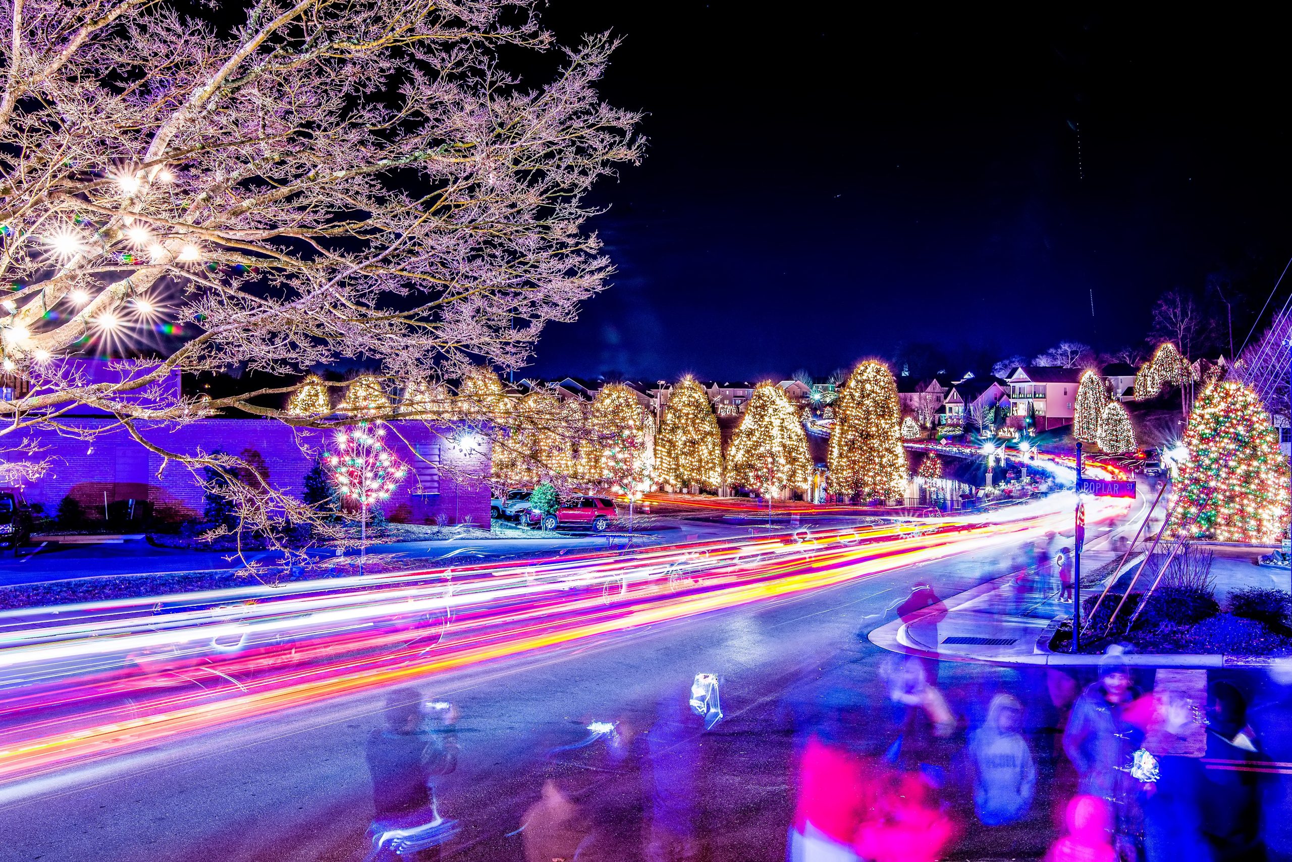 「クリスマスタウンUSA」は、375,000を超えるライトを備えたアメリカ全土で最高のホリデーディスプレイを持っています