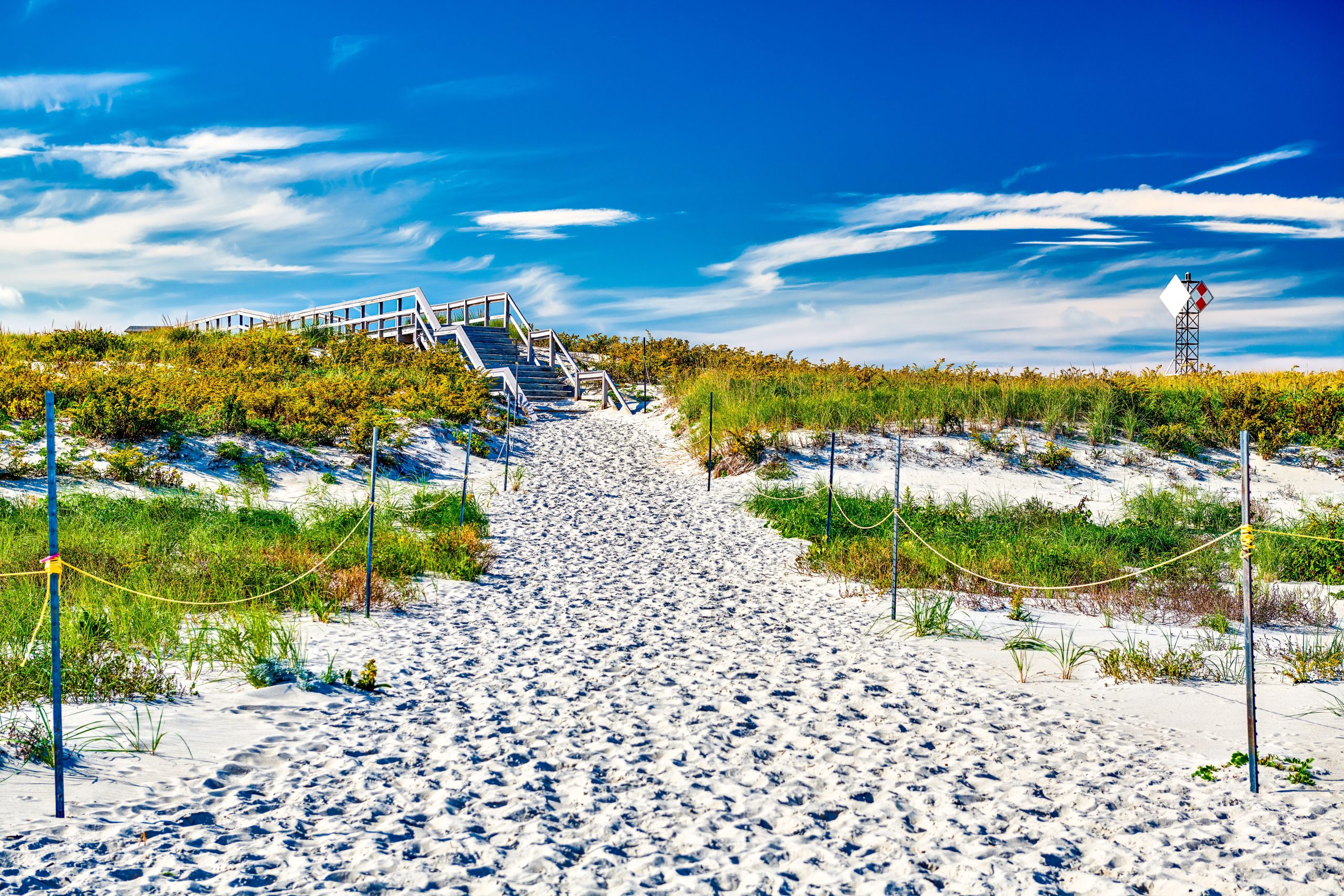 カリブ海のようなビーチを備えたこの過小評価されている米国の町は驚くべき場所にあります