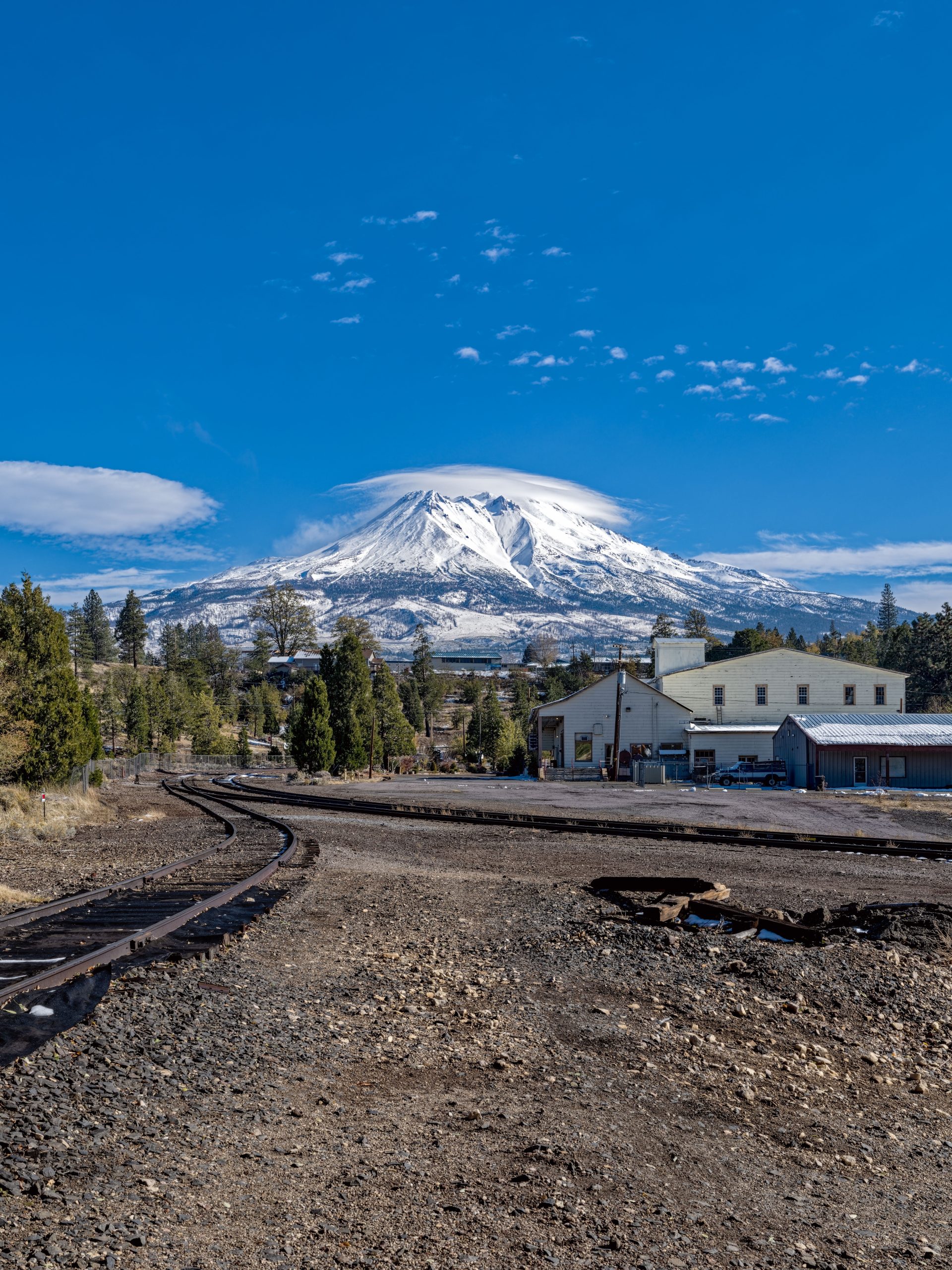 このかわいい山の町のスキャンダラスな名前は、それを予期せぬ観光地に変えました
