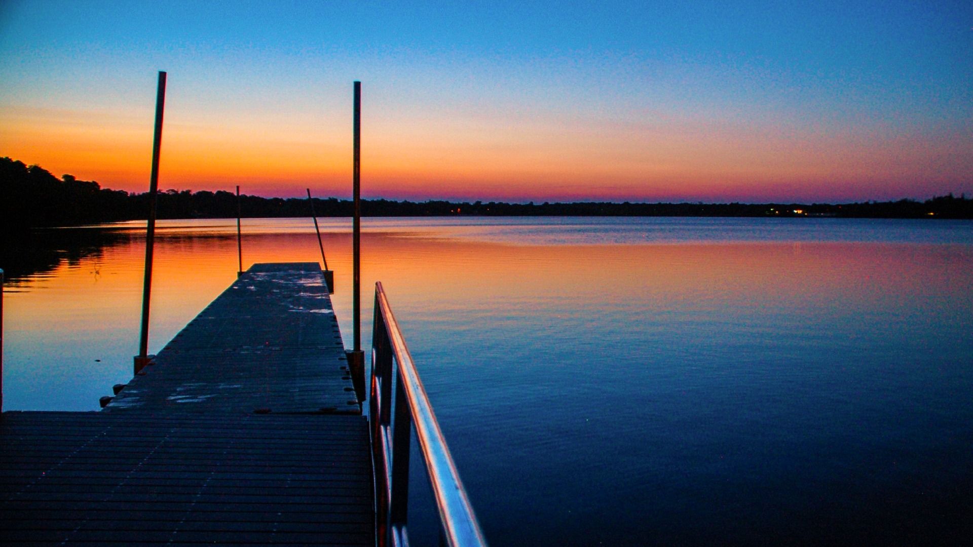 なぜ地元の人々はこのロングアイランド湖から離れるのか