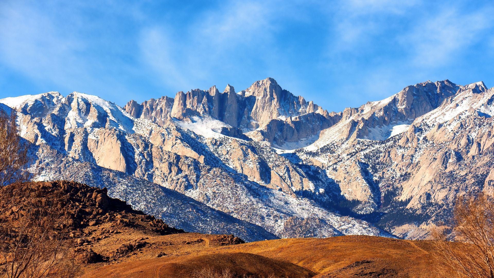多くのハイカーがカリフォルニアで最も風光明媚なピークから戻らない理由