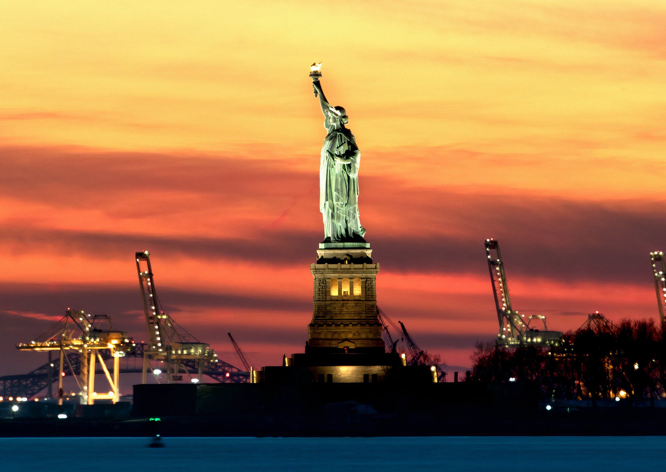 あなたは自由の女神のこの外れの部分から禁止されています