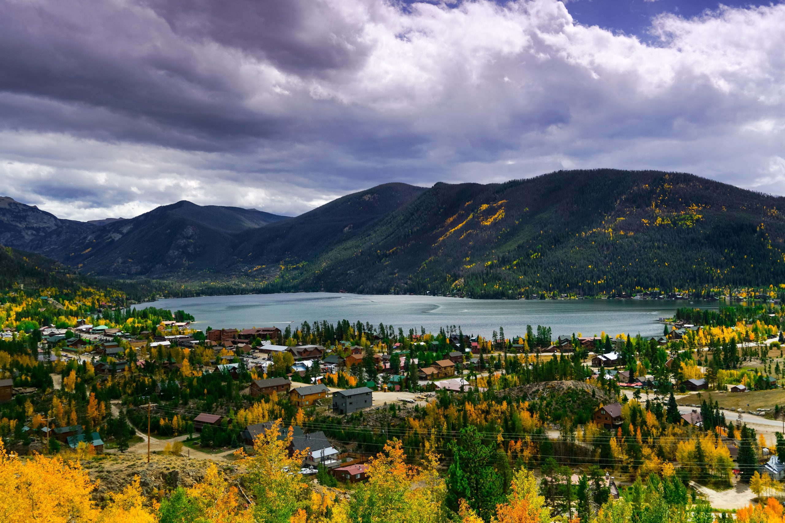コロラド国立公園近くの7つのかわいい小さな町