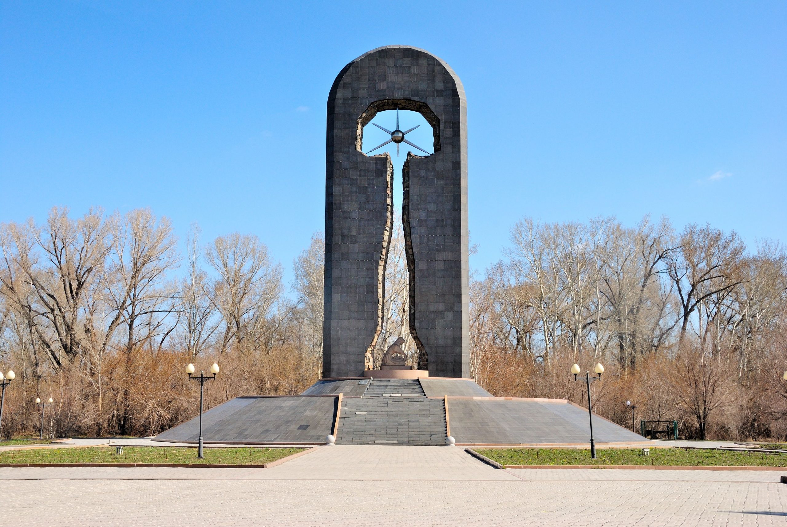 地球上で最もnukされた場所は一般に開かれています