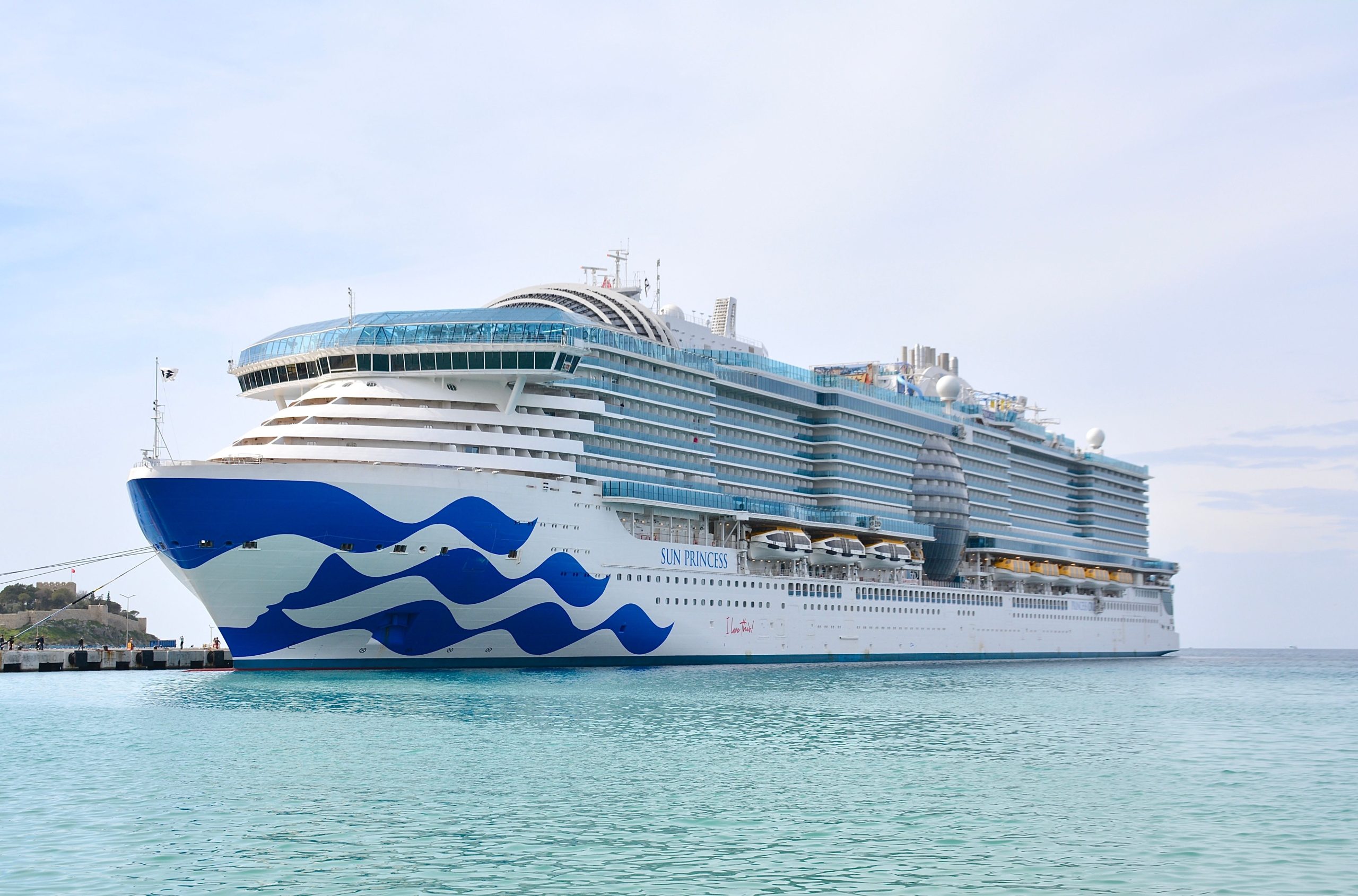 プリンセスクルーズは、何千人もの乗客に影響を与えるテキサスの出発を突然キャンセルします