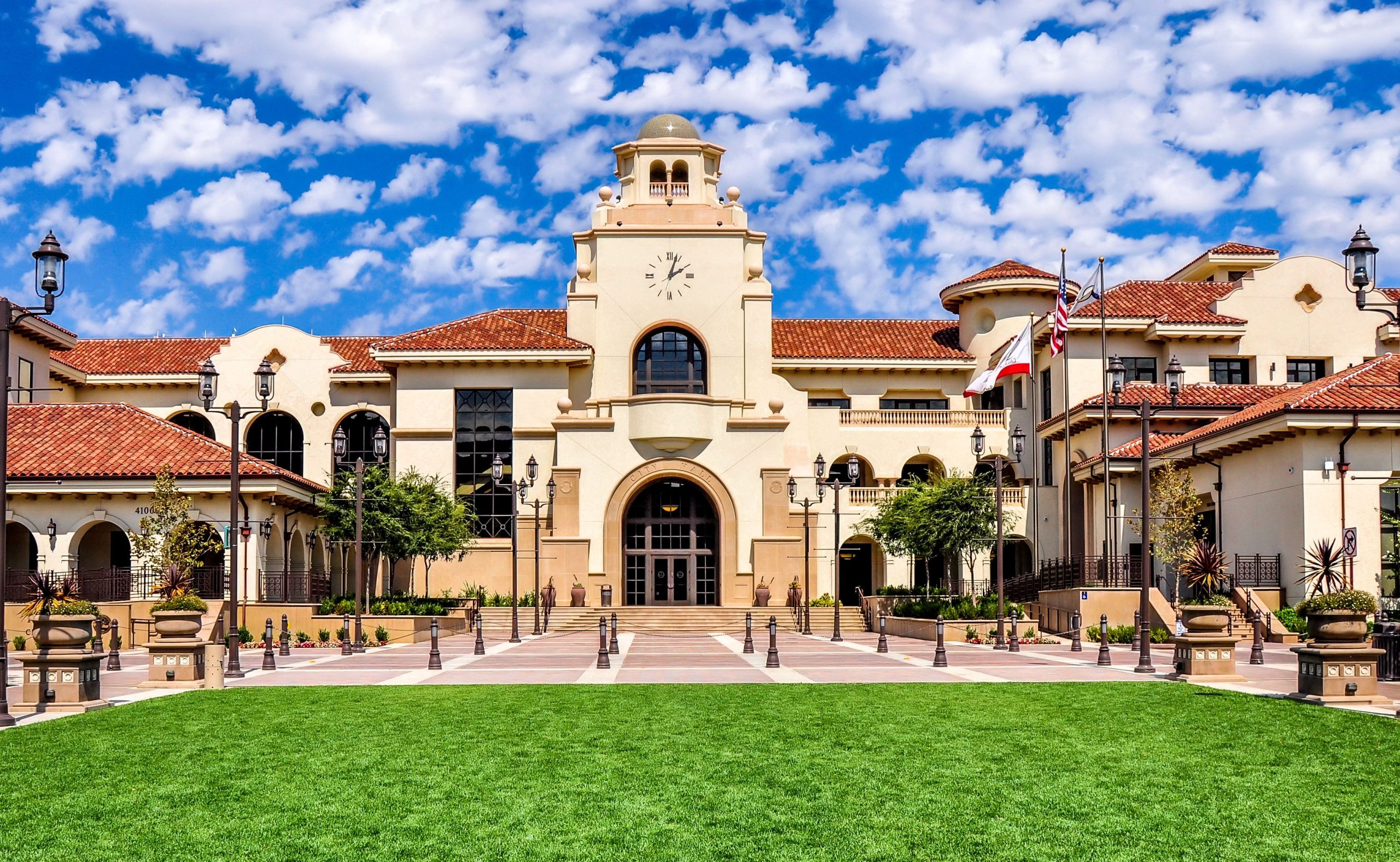 このスペイン風のカリフォルニアの町は、州で最も守られている秘密の1つです