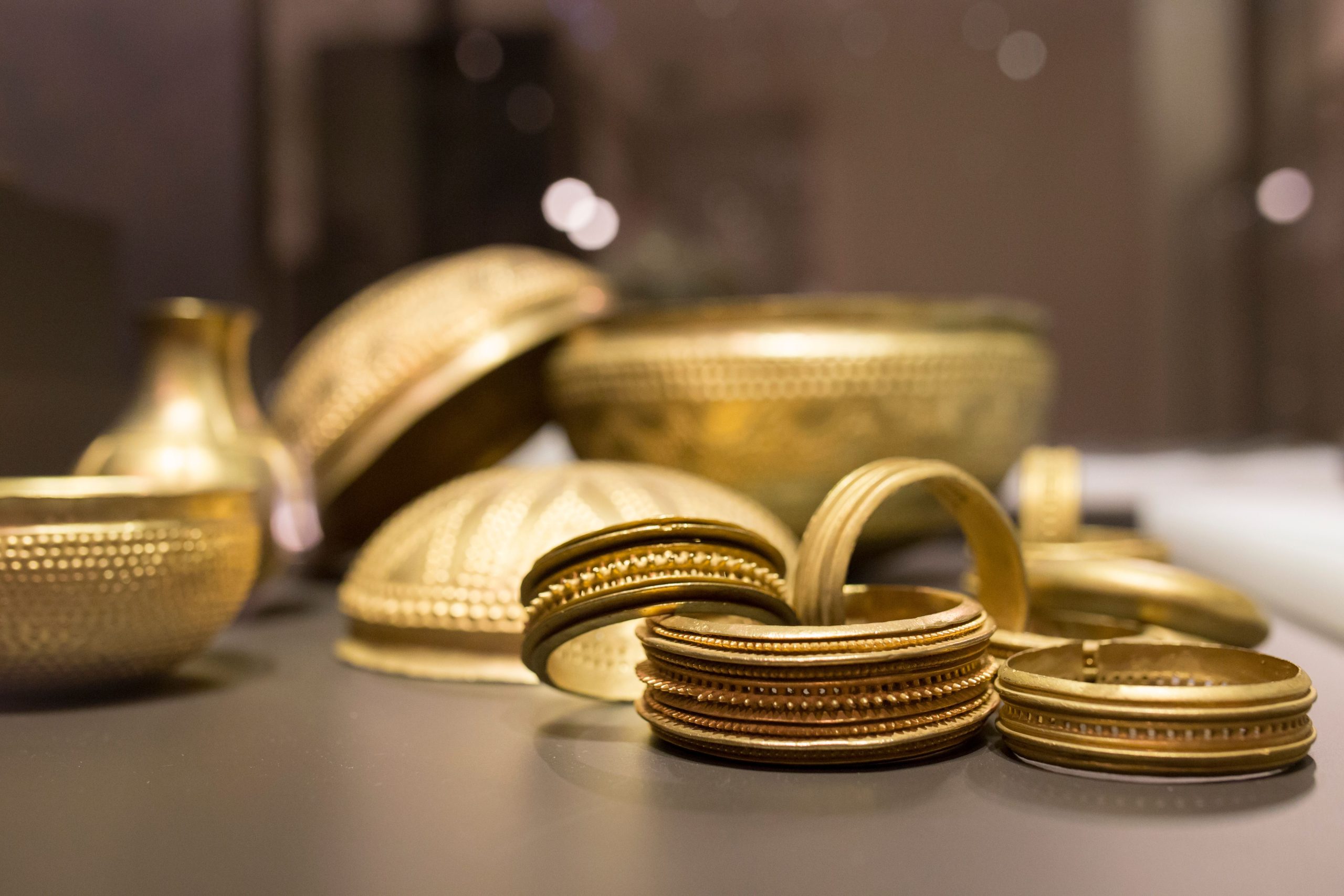 地球からではなく金属が古代の宝庫で見つかりました