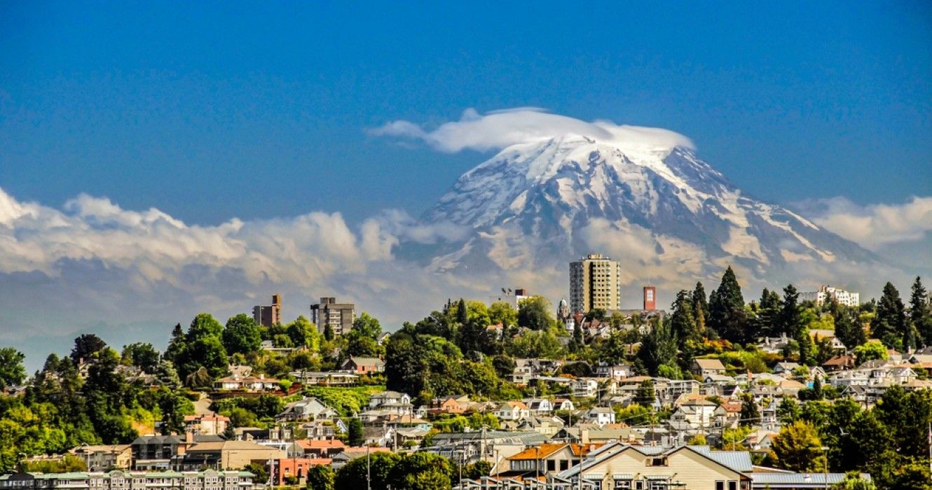 この手頃な価格のシアトルの見た目は壮大なアウトドアシーンとグランジの雰囲気を持っています