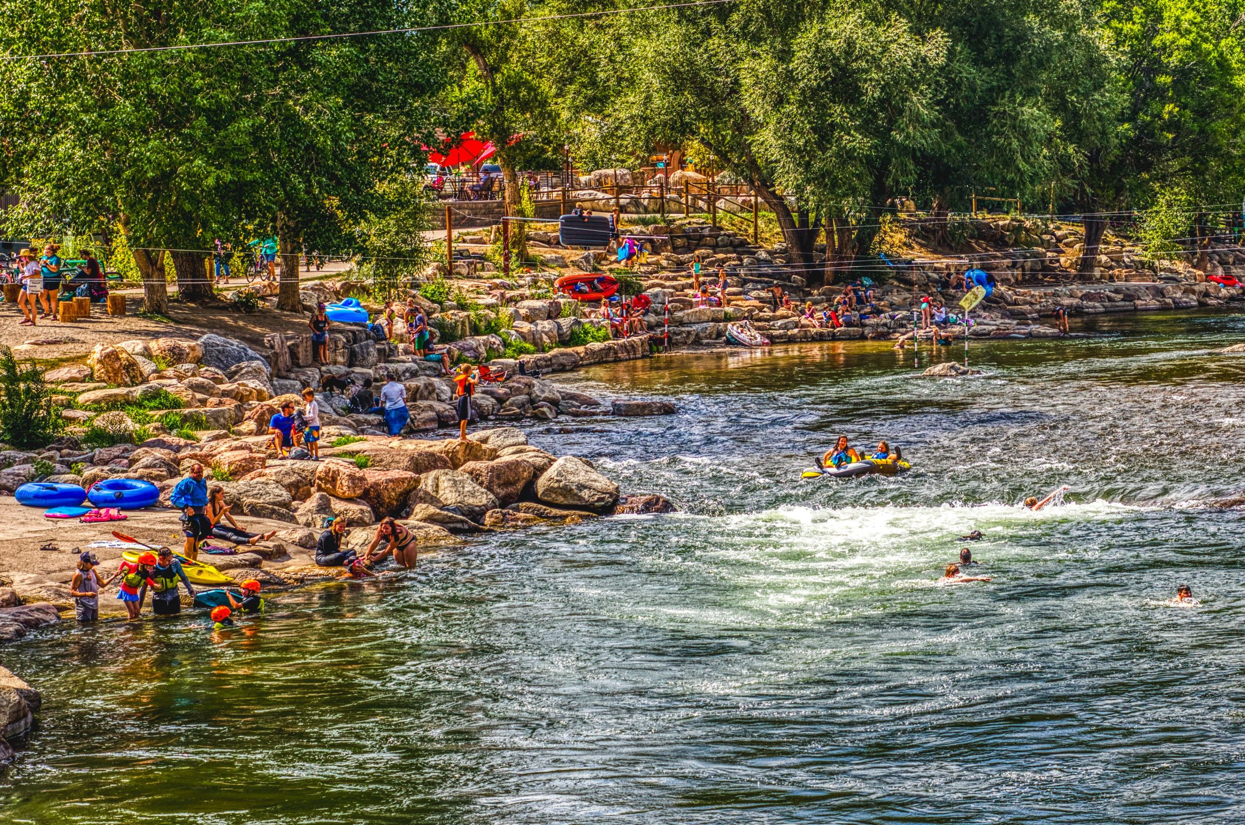 このあまり知られていないコロラドパークは、ホワイトウォーターラフティング、ハイキングなどでグランドティトンに匹敵します