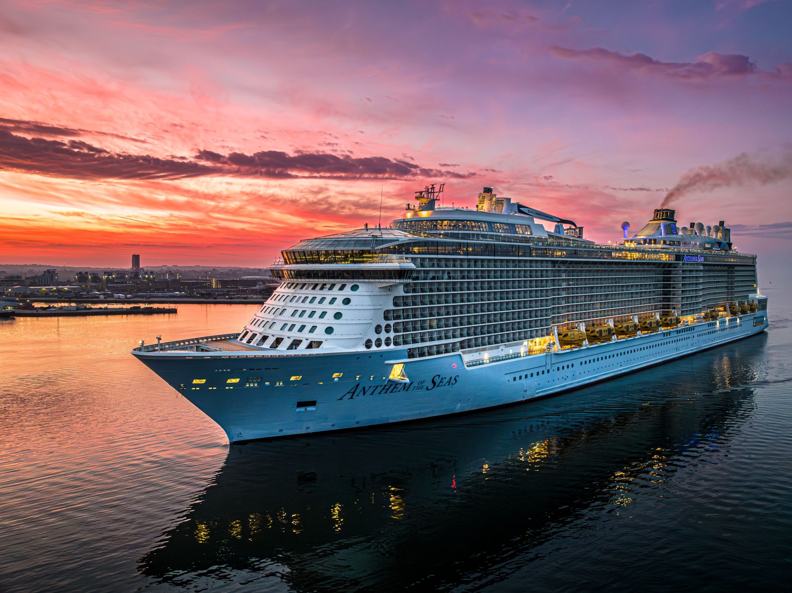 ロイヤルカリビアンは、すべての正しい理由で新しい15年契約に署名した後に称賛されました