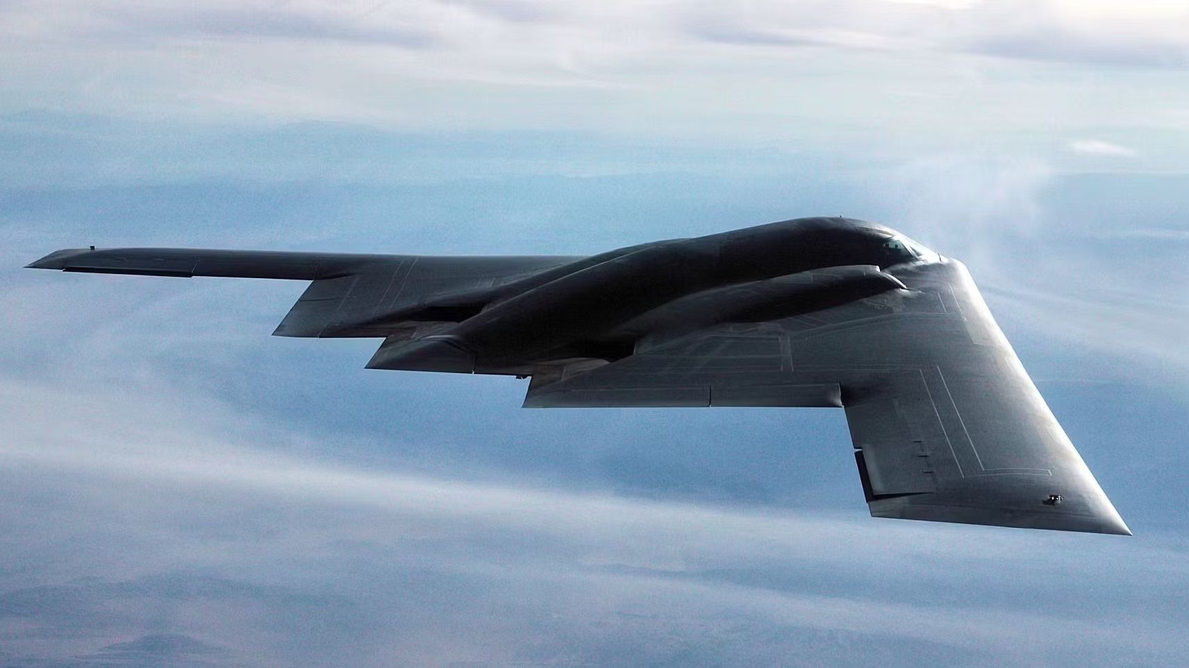 米国空軍は何人のB-2スピリット爆撃機を飛ばしますか？