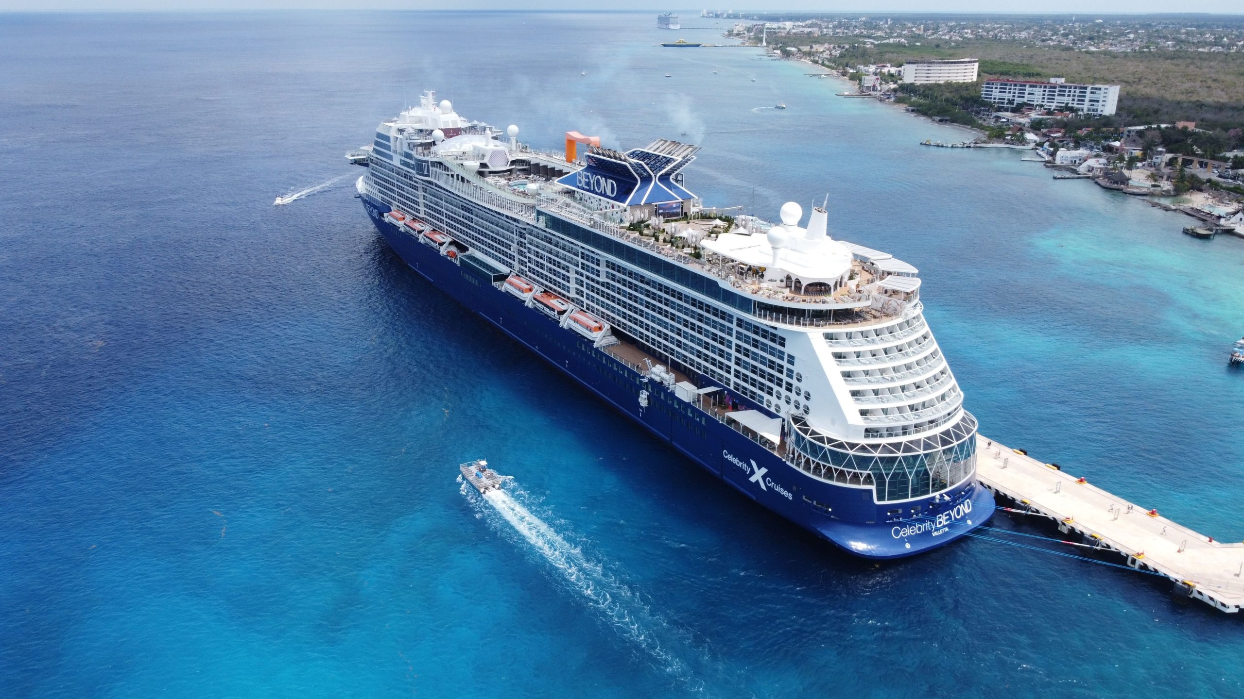 有名人のクルーズは、ゲストがもっと揺れている非常に期待されている新しい船の詳細に対して最終的に沈黙を破ります