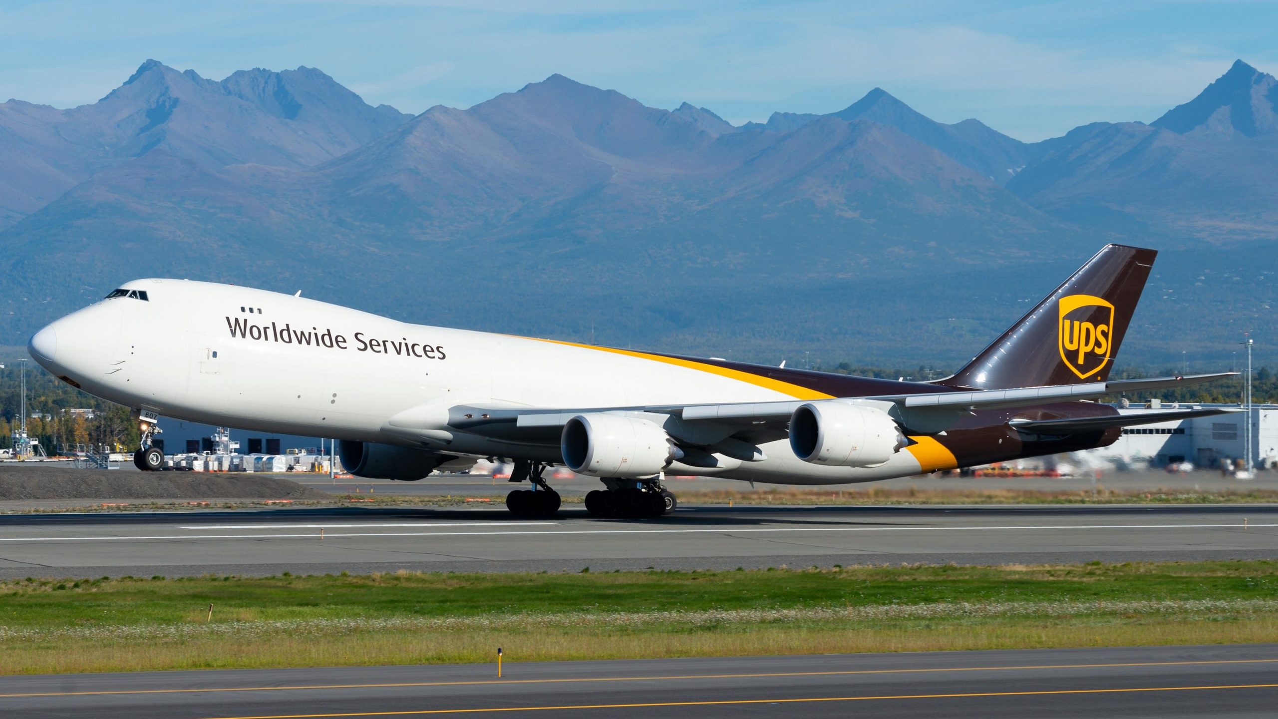 ボーイング747-8Fは台北に着陸するときにエンジンポッドストライクを苦しんでいます