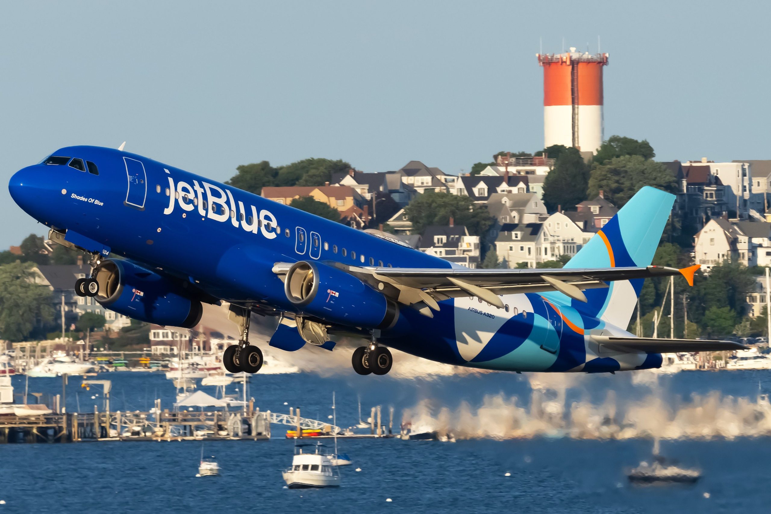 JetBlue Rejigsタンパネットワークはロードアイランドのフライトを削除し、ニューアークを停止します