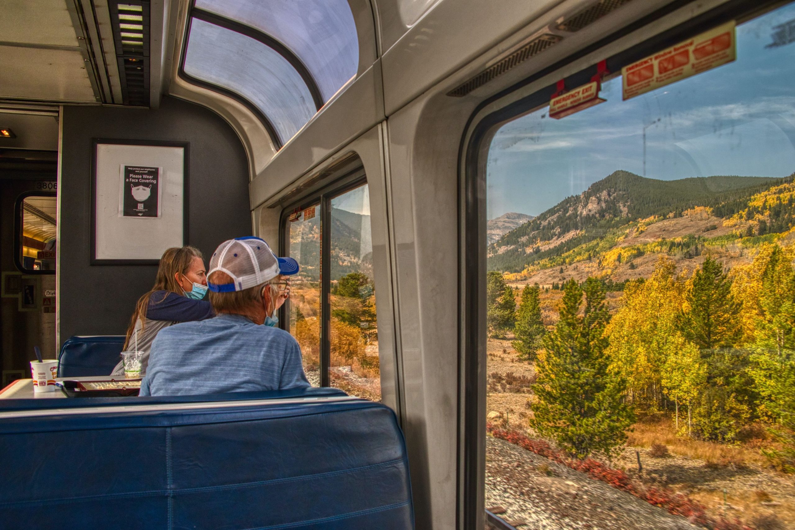 静かな車の取り締まりが引き続き誰もが見たい禁止を避け続けるので、アムトラックの乗客は頭を振っています