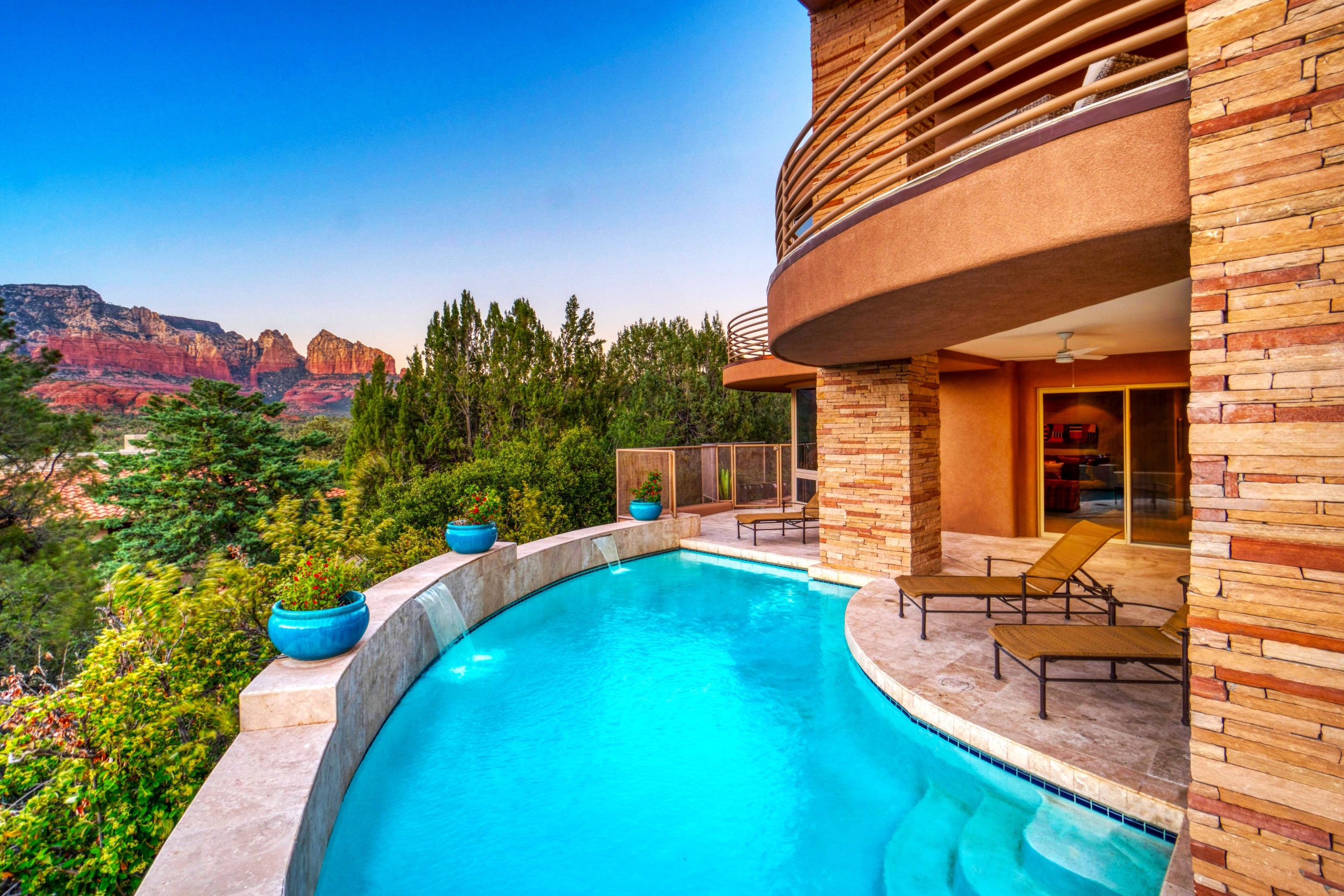 アメリカで最も美しいスパは公式にはこの隠されたウェルネスの宝石です