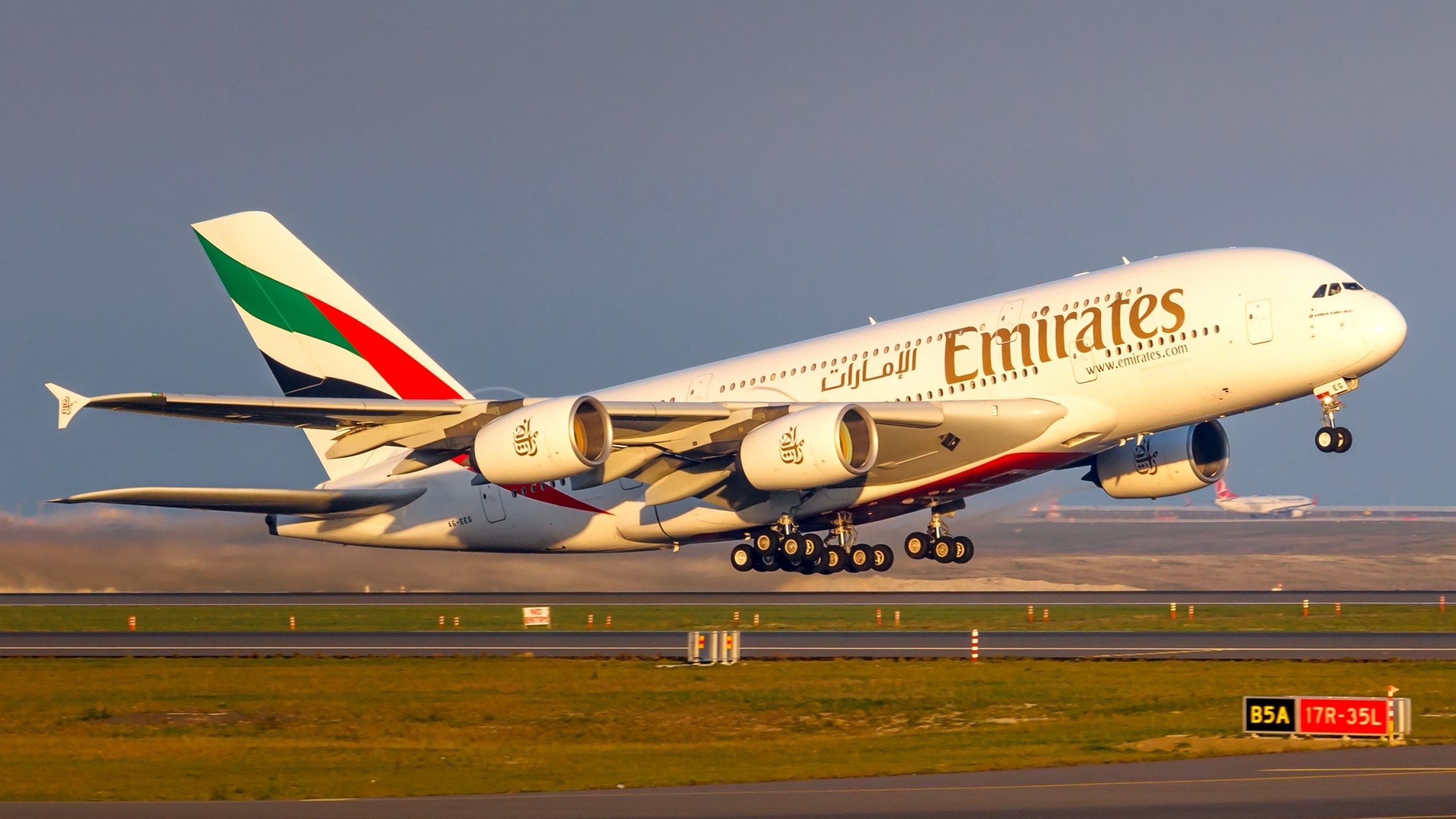 エミレーツは、10月からのフライトでのパワーバンクの使用を禁止しています