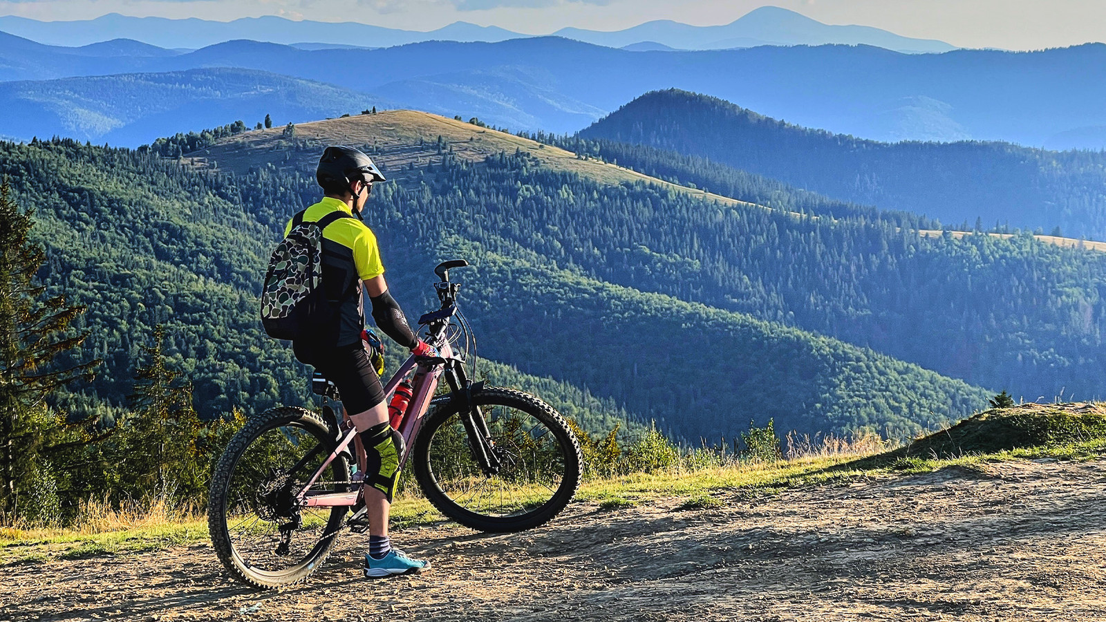 アメリカ最長の自転車ルートは壮大なクロスカントリーアドベンチャーになります