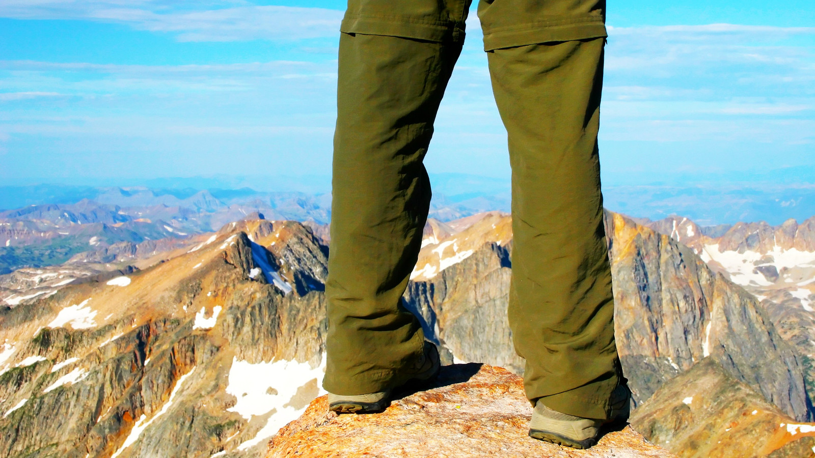 モンタナの最高のピークはアメリカで最も挑戦的なハイキングの1つですが、景色はそれだけの価値があります