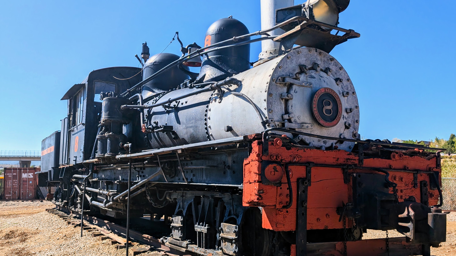 この小さな場所を訪れた後、私は電車に恋をしました