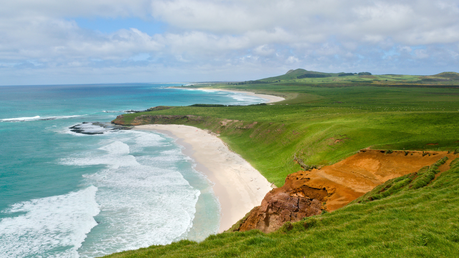 裕福なアメリカ人は、ビザの規則がリラックスするにつれて、この平和な国のために静かに米国を逃れています