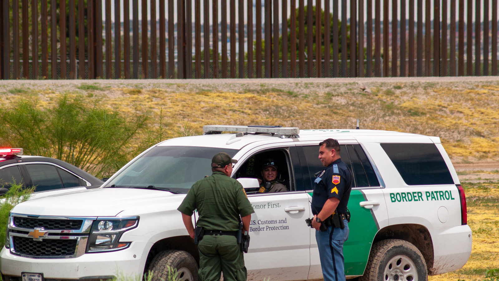 カナダ人は、米国を去る前に、より予想外のチェックポイントを報告します