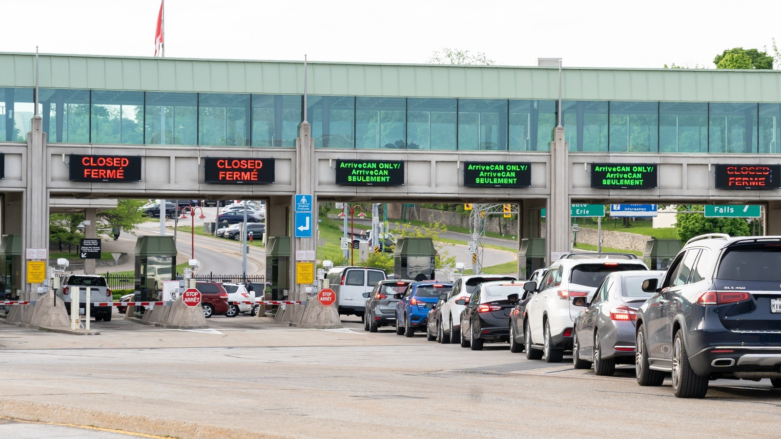 アメリカ人は、「過去10年間に見えない」ナイアガラ国境検査戦術についてカナダ人に警告を発します