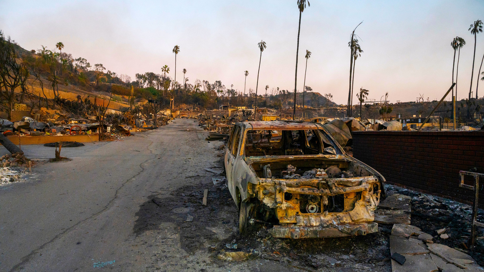 アメリカ人は、この予期せぬ暗い観光の目的地での新たな禁止をロサンゼルスを称賛する