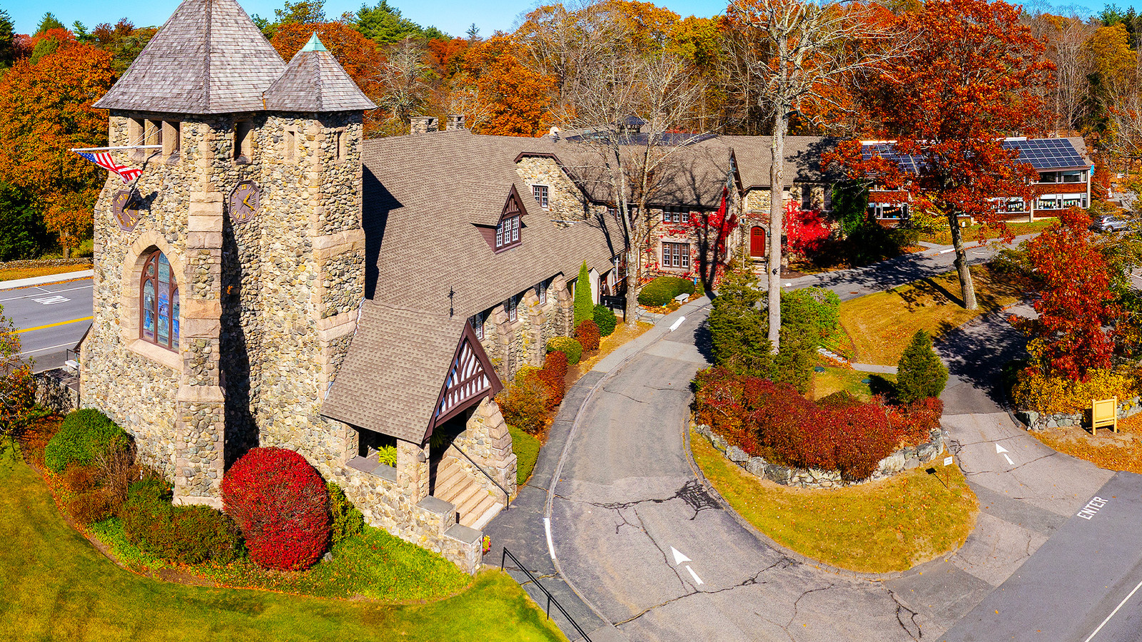 アメリカの旅行者がまだ使用している最古の道路