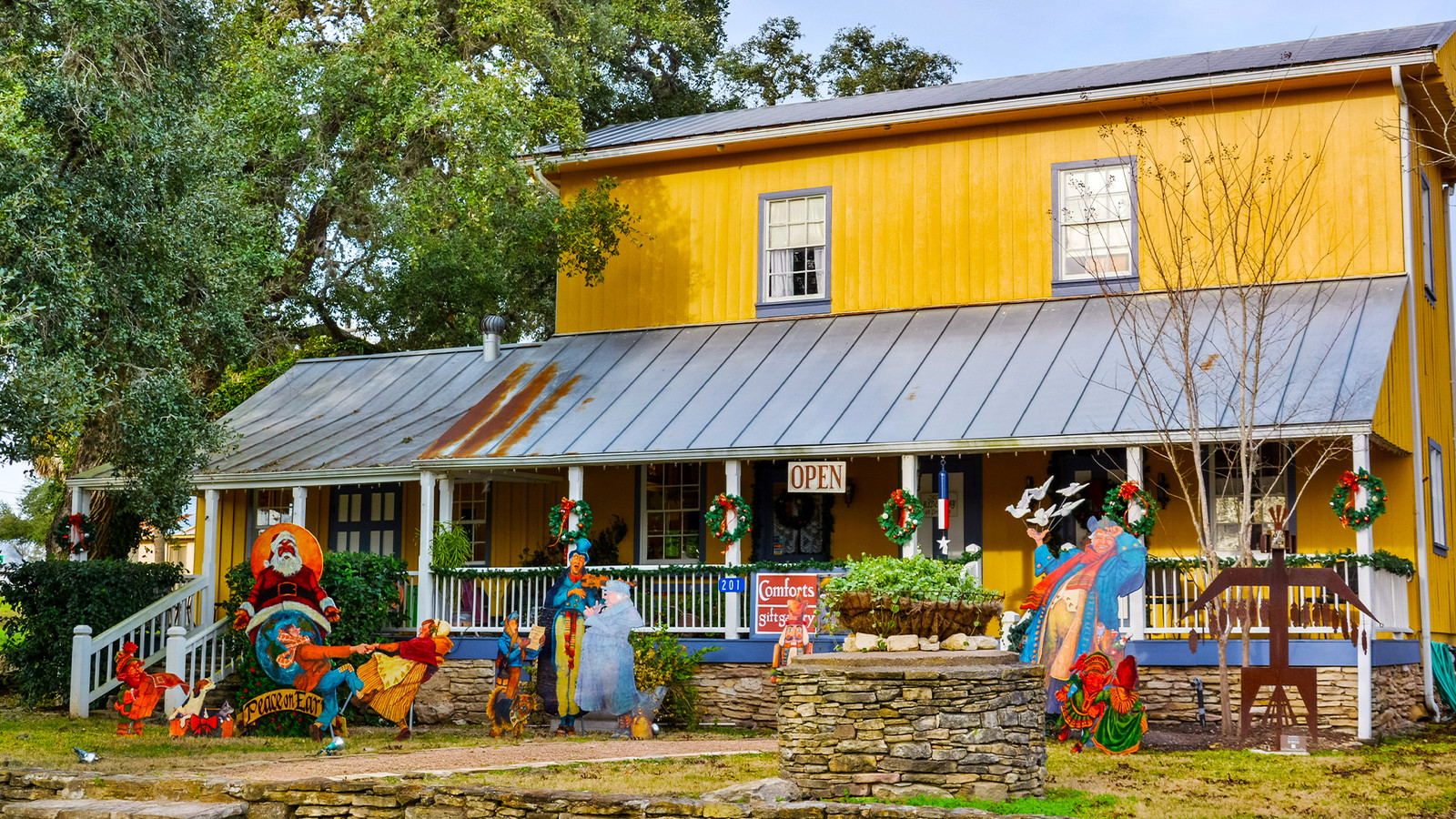 この風変わりな小さな町には、アメリカ最大のアンティークフェアもあります