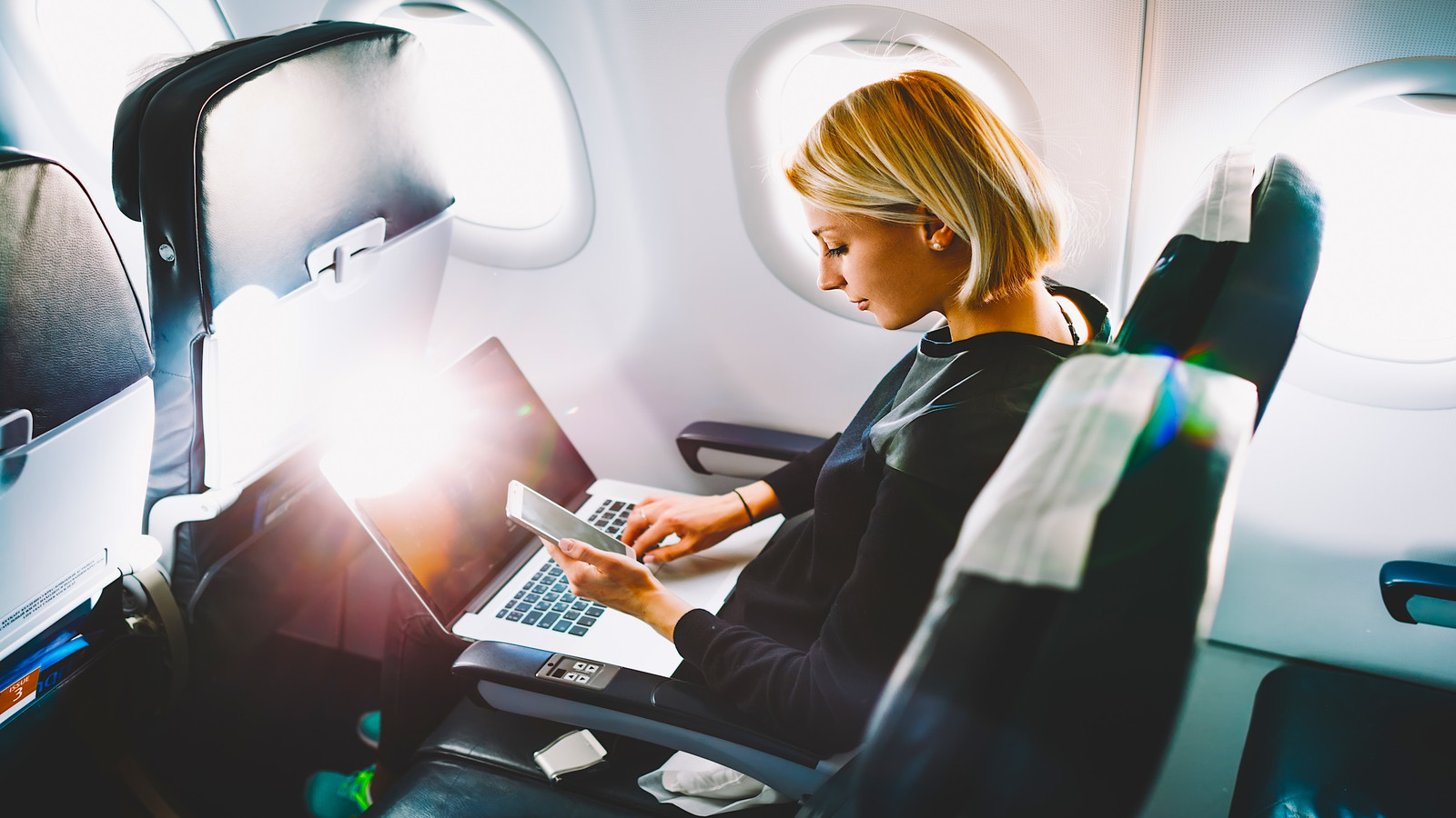 私たちの旅行者は、彼らを無力にする可能性のある国際的な飛行規則を変えることを理解するためにスクランブルします