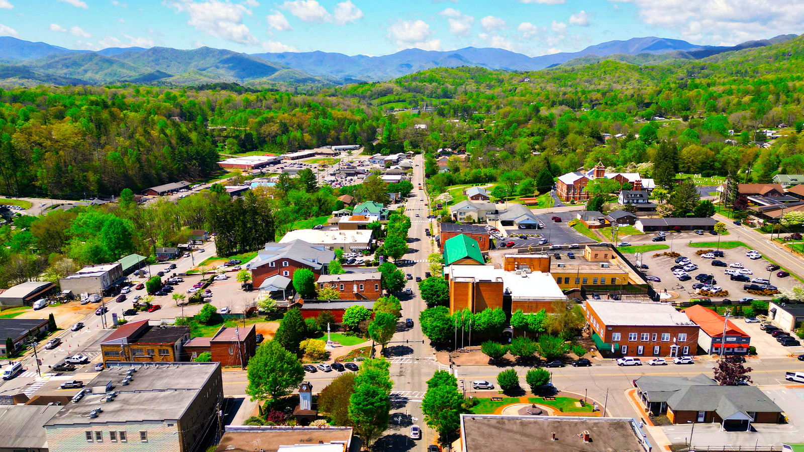 過小評価されていますが、2025年に訪れる価値があります：ノースカロライナの「隠れた宝石」の小さな町