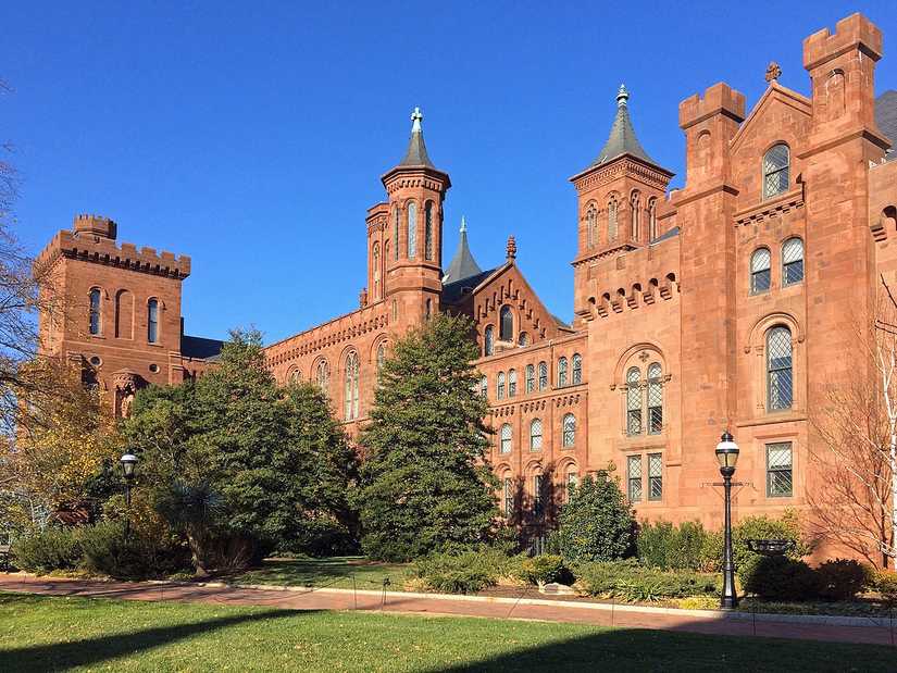 米国政府閉鎖が3週目に近づく中、スミソニアン博物館がついに営業を再開し一般公開を終了