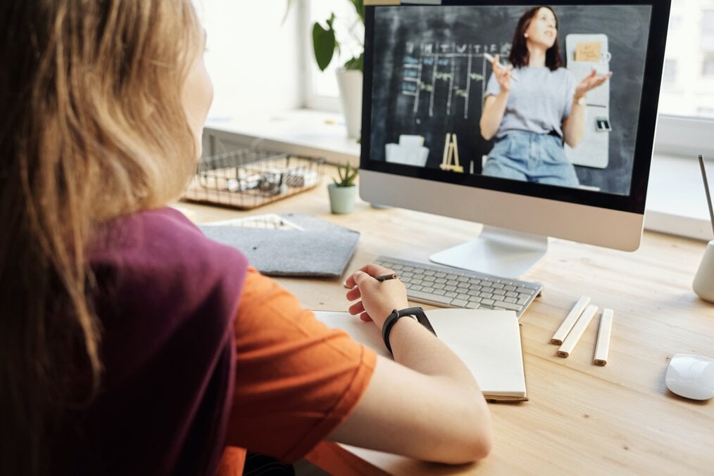 Comment enseigner l'anglais en ligne sans diplôme