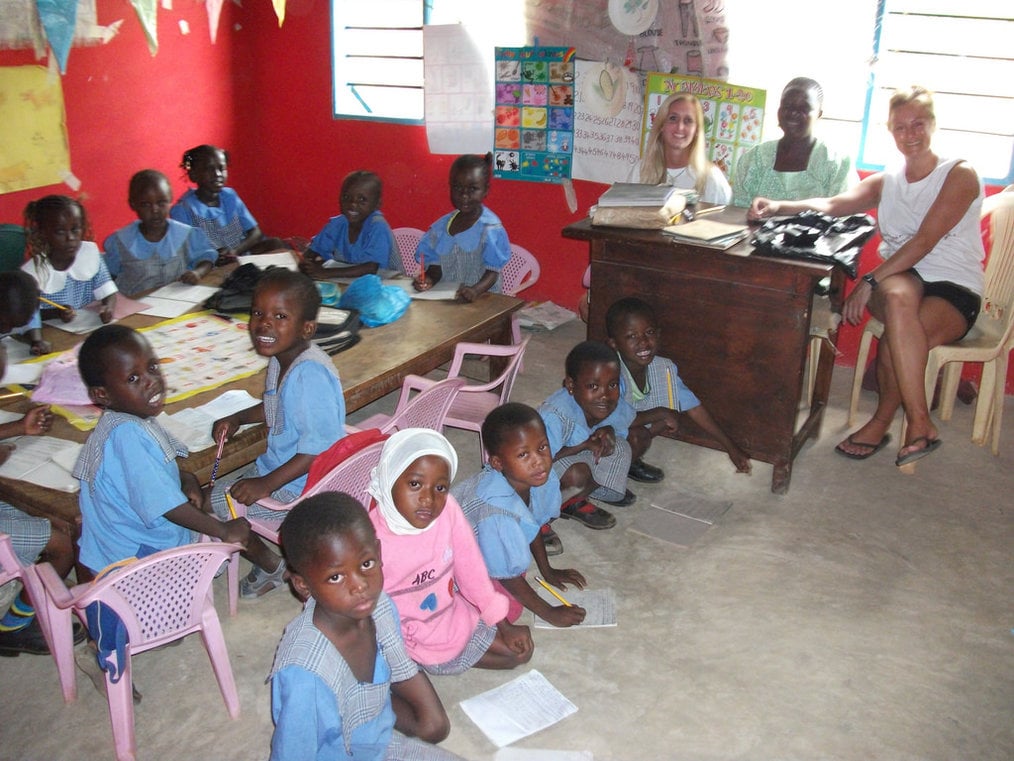 地元の組織と海外でボランティア活動の長所と短所