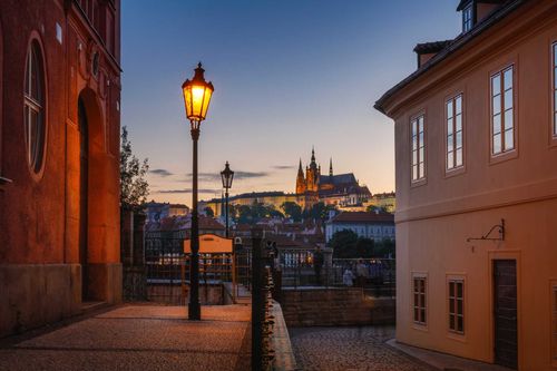 インスピレーションは、プラハのホームレスが街の周りを導いている方法です