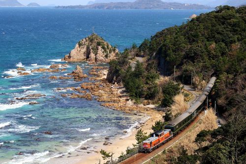 インスピレーションすべてに乗る：日本で最も信じられないほどの観光列車