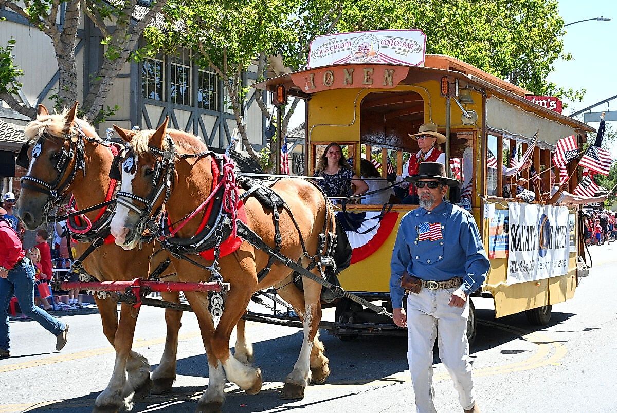 これらのカリフォルニアの町は、7月4日のお祝いを伝えます